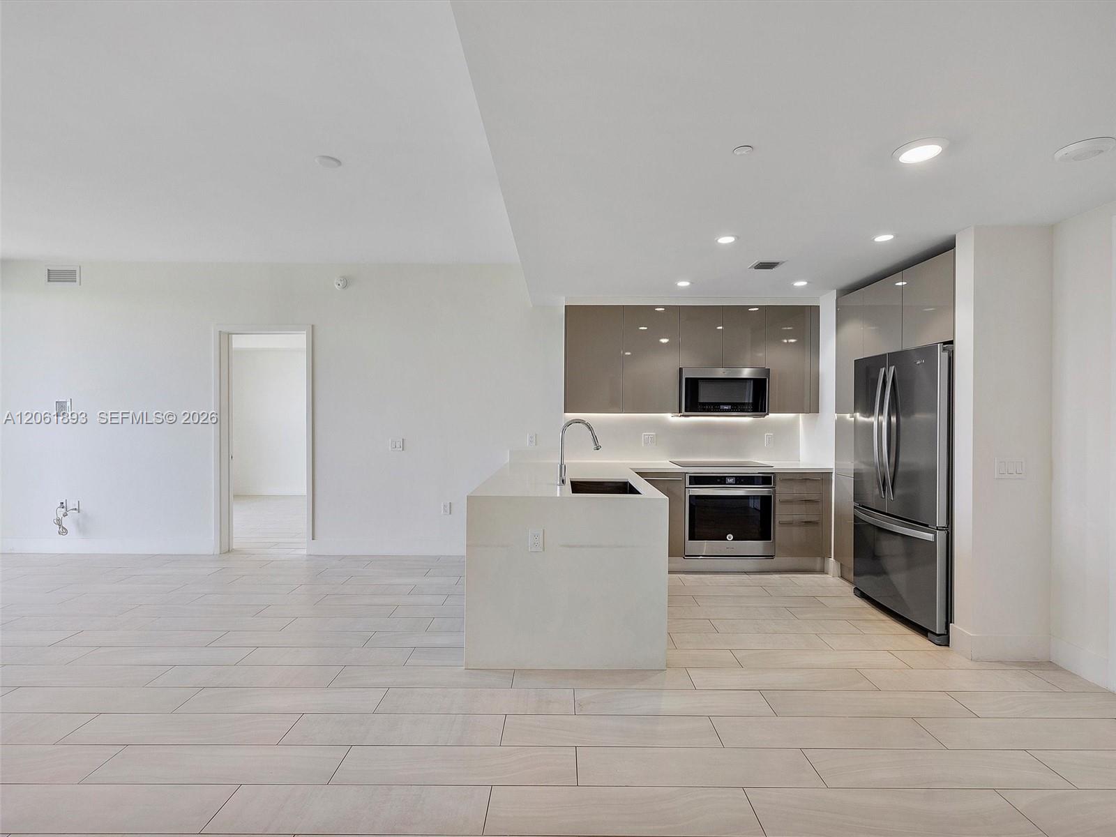 2000 Metropica Way 502 Property Photo 7