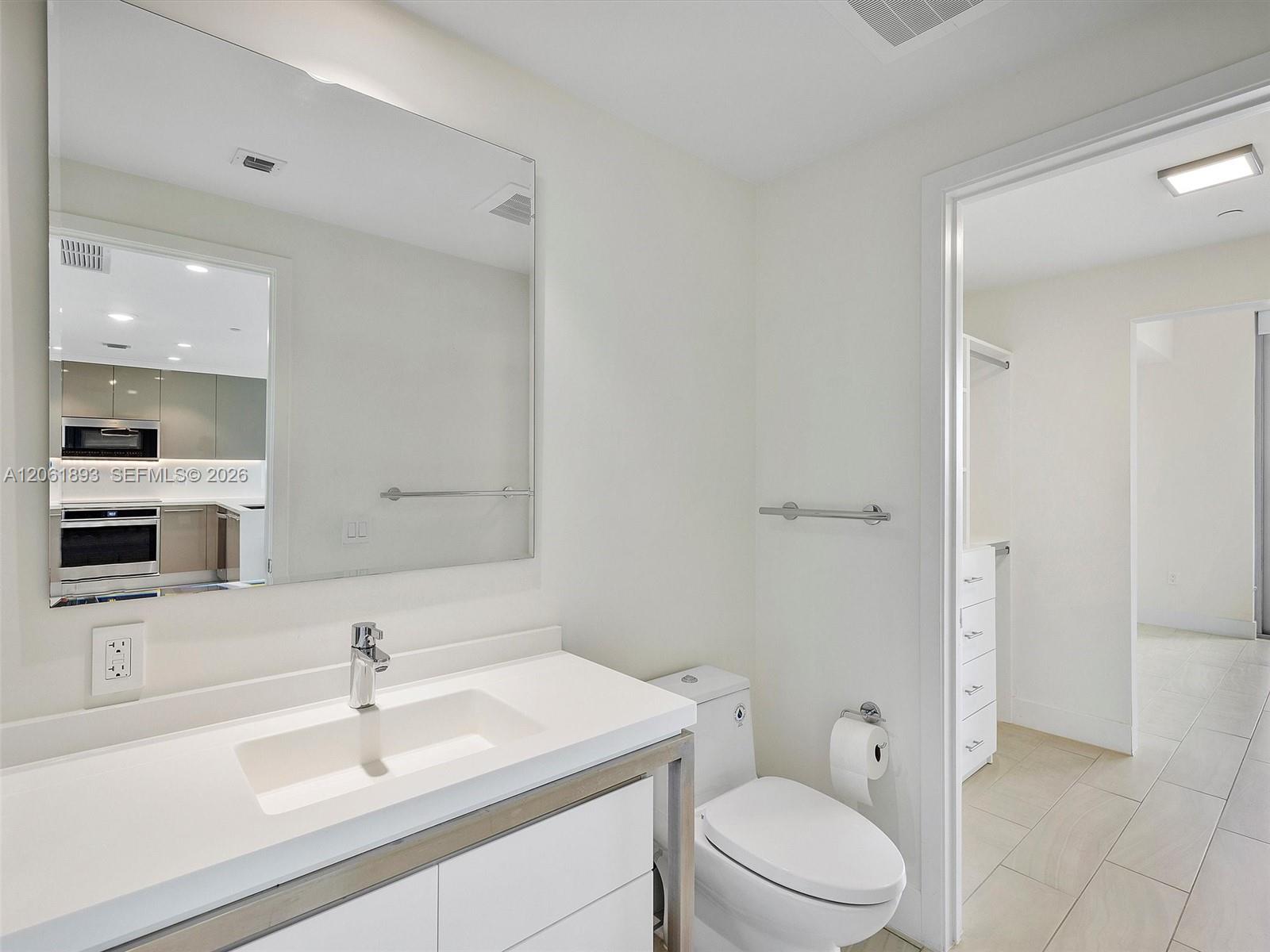 2000 Metropica Way 502 Property Photo 16