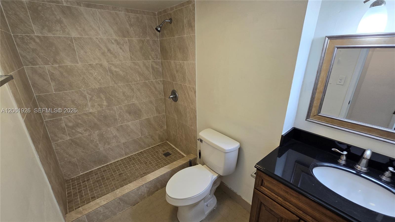9143 Sw 77th Avenue 804 Property Photo 4