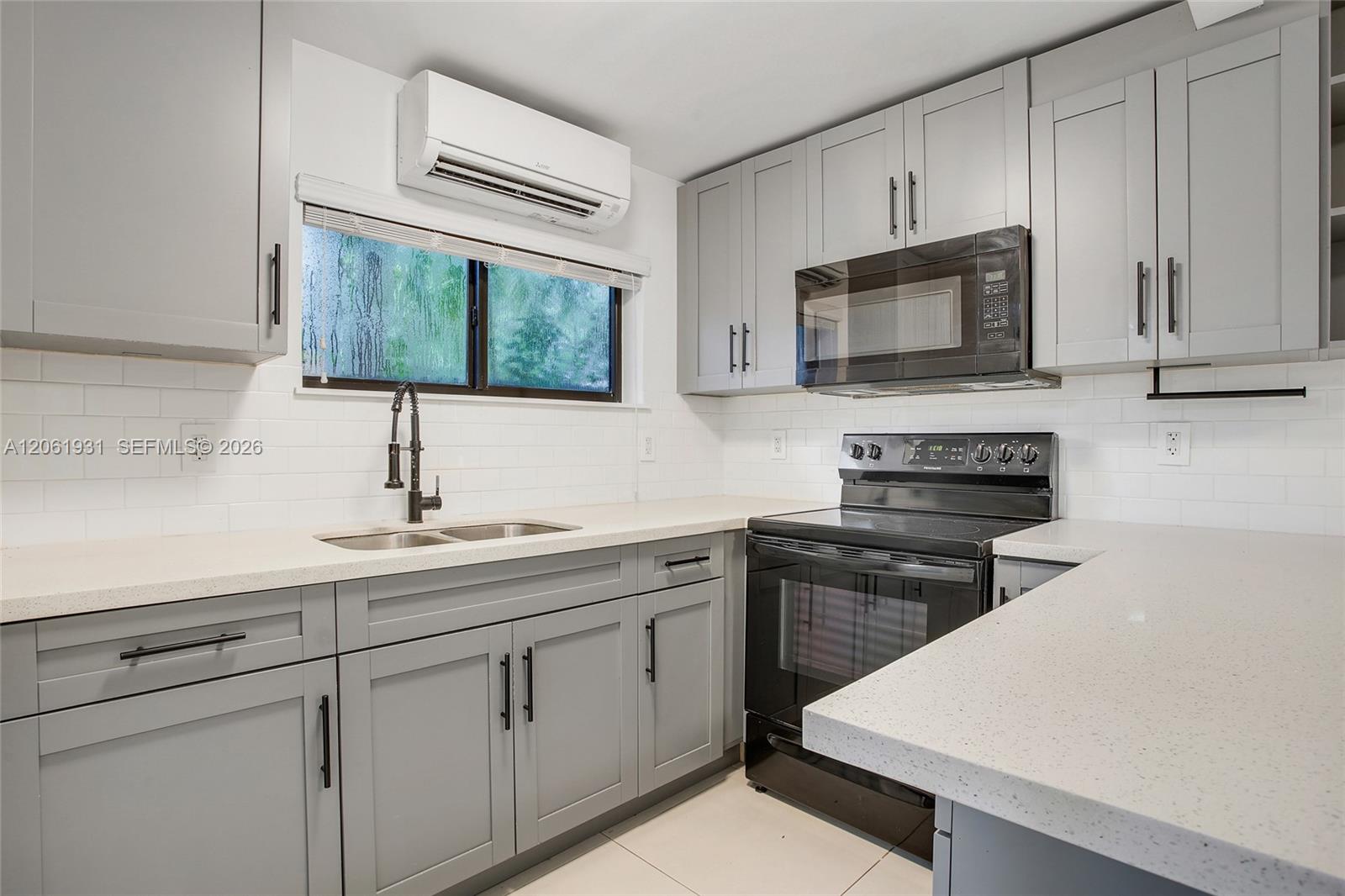 A12061931 Property Photo 5