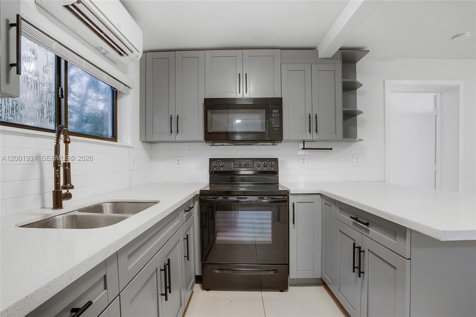 A12061931 Property Photo 6