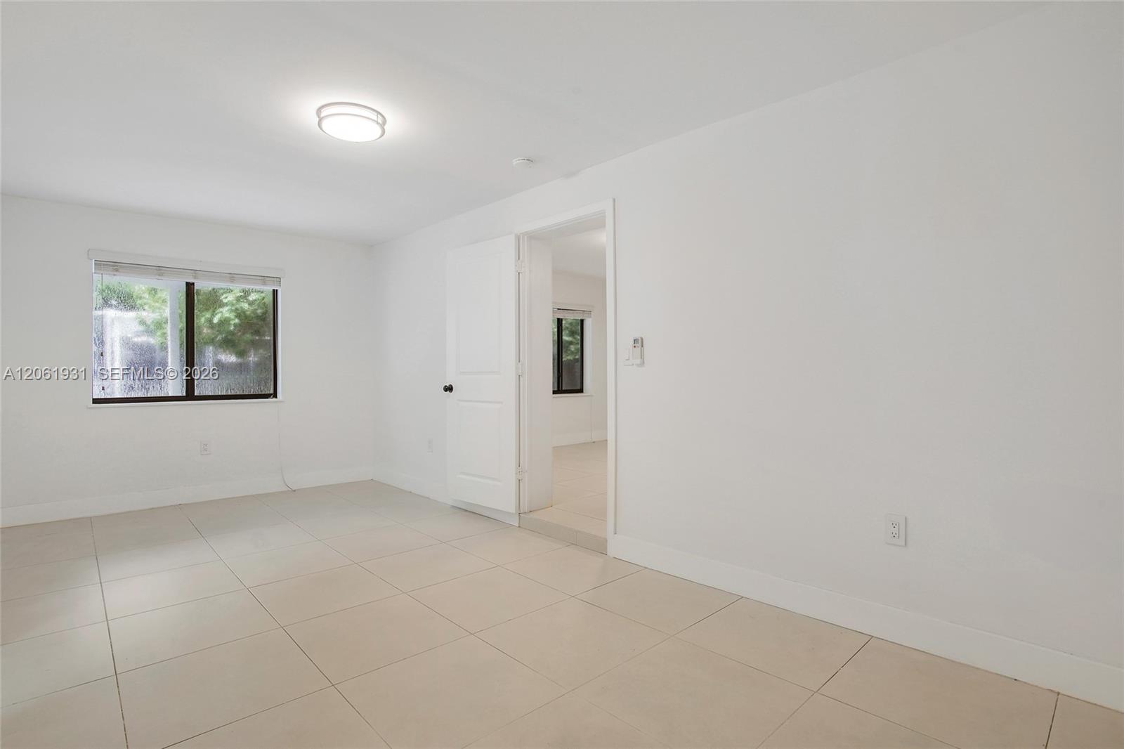 A12061931 Property Photo 7