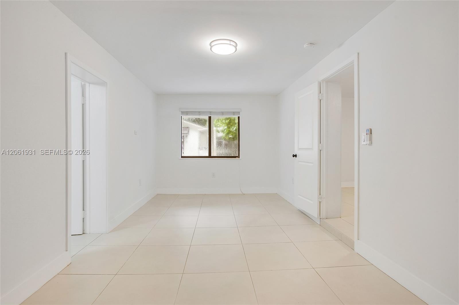 A12061931 Property Photo 9