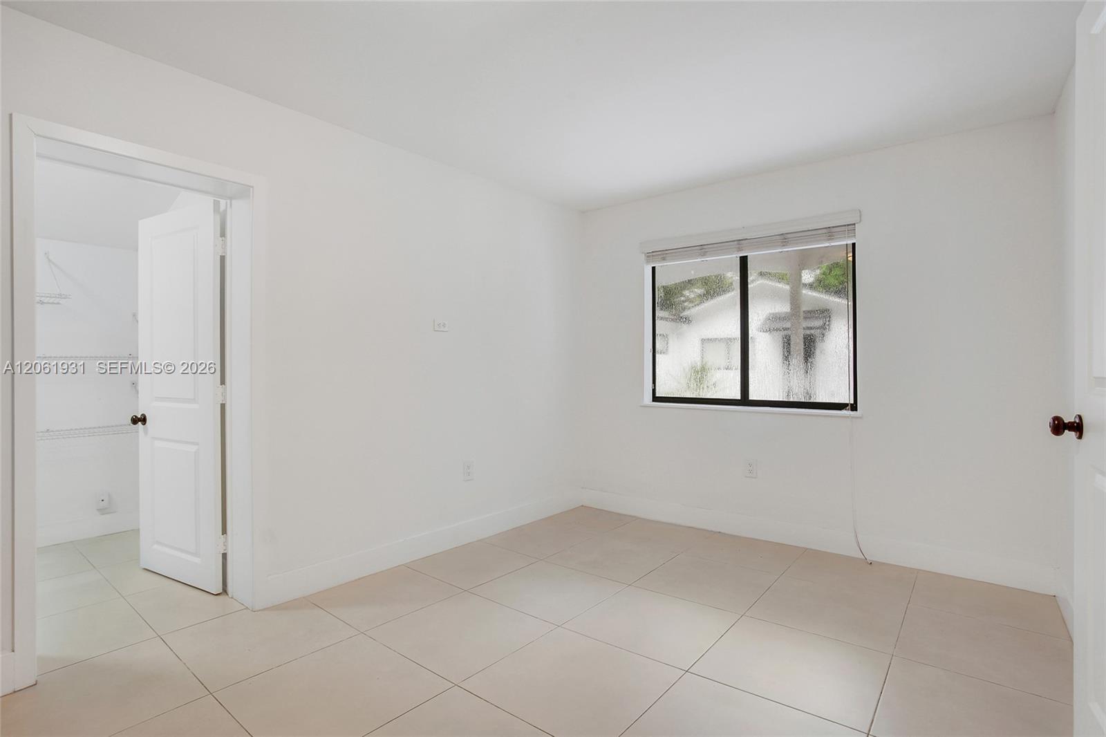 A12061931 Property Photo 14