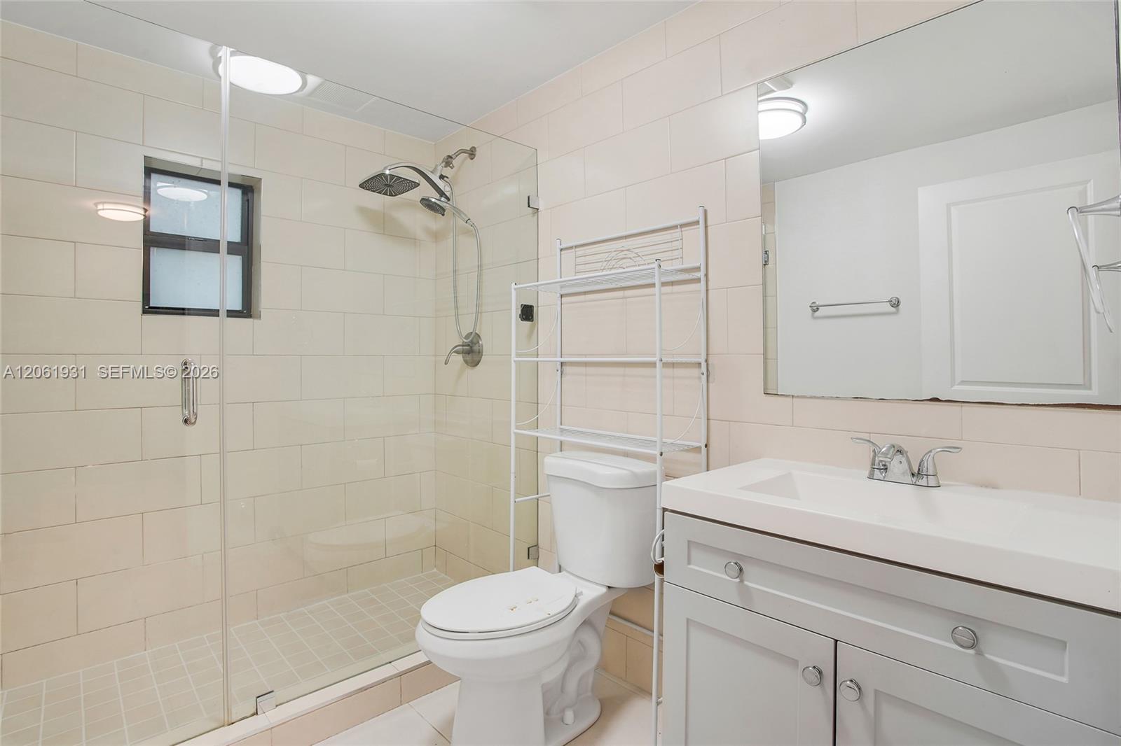 A12061931 Property Photo 16