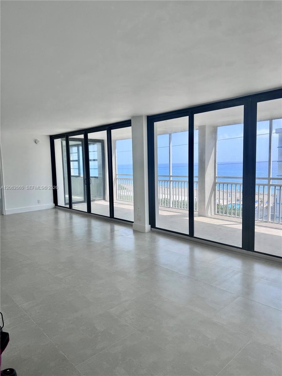 911 Ocean Drive 503 Property Photo 2