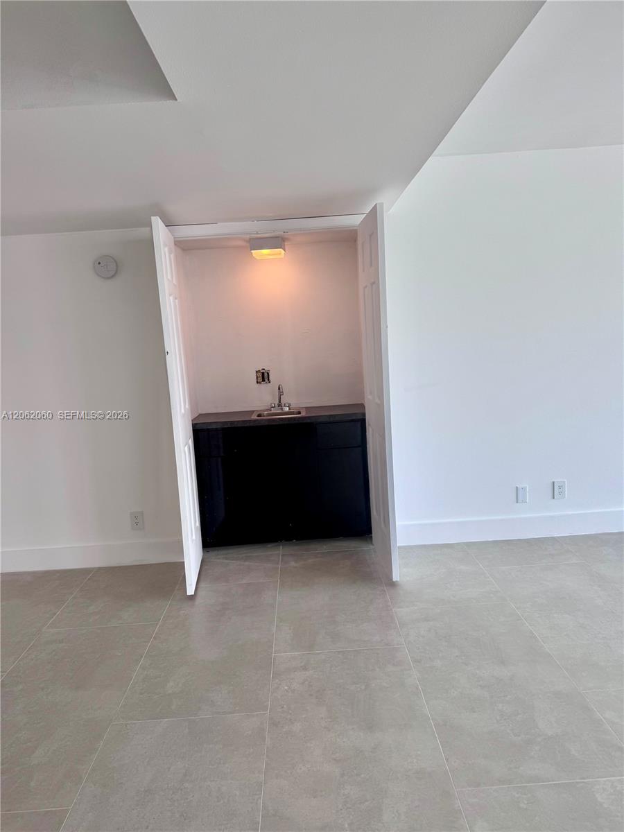 911 Ocean Drive 503 Property Photo 3