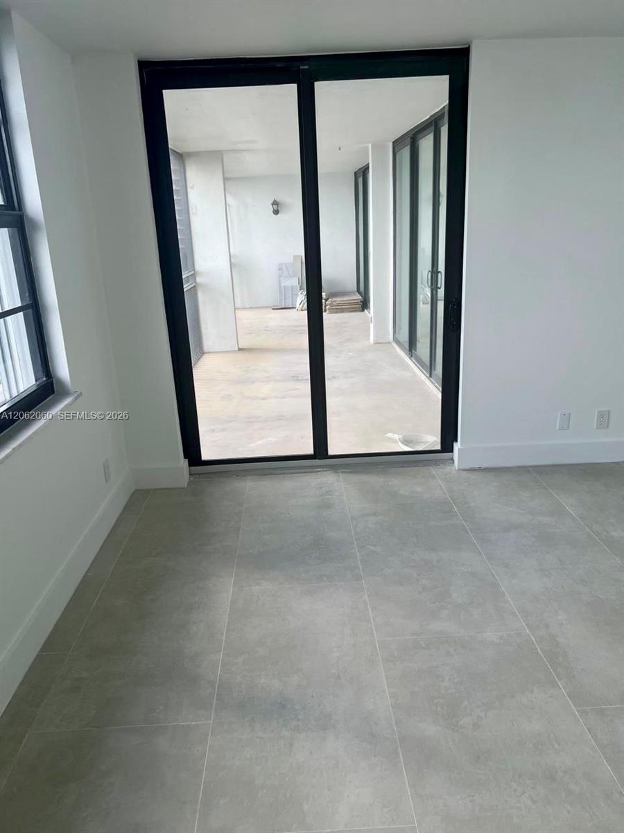 911 Ocean Drive 503 Property Photo 11