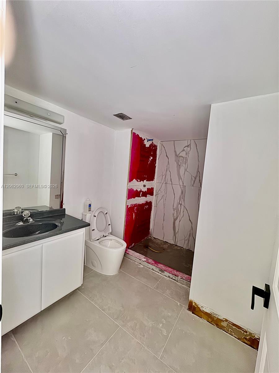 911 Ocean Drive 503 Property Photo 17