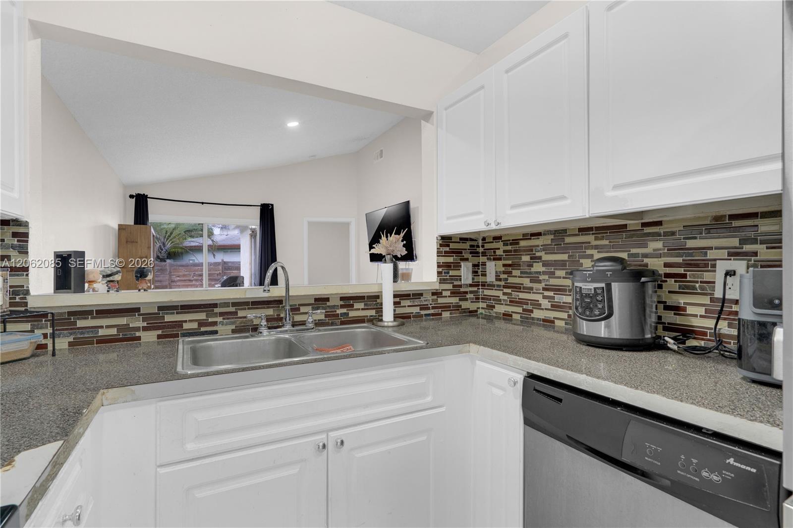 949 Sw 7th Place Property Photo 19
