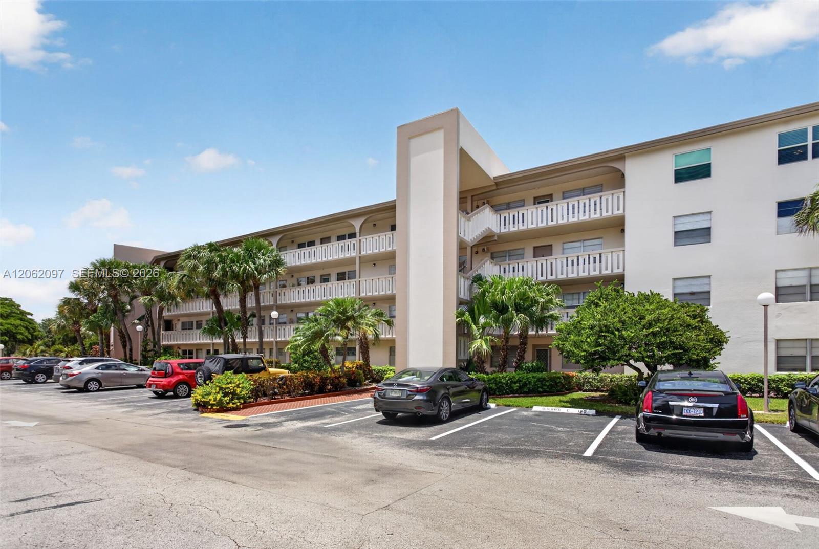 1903 Bermuda Circle D2 Property Photo 2
