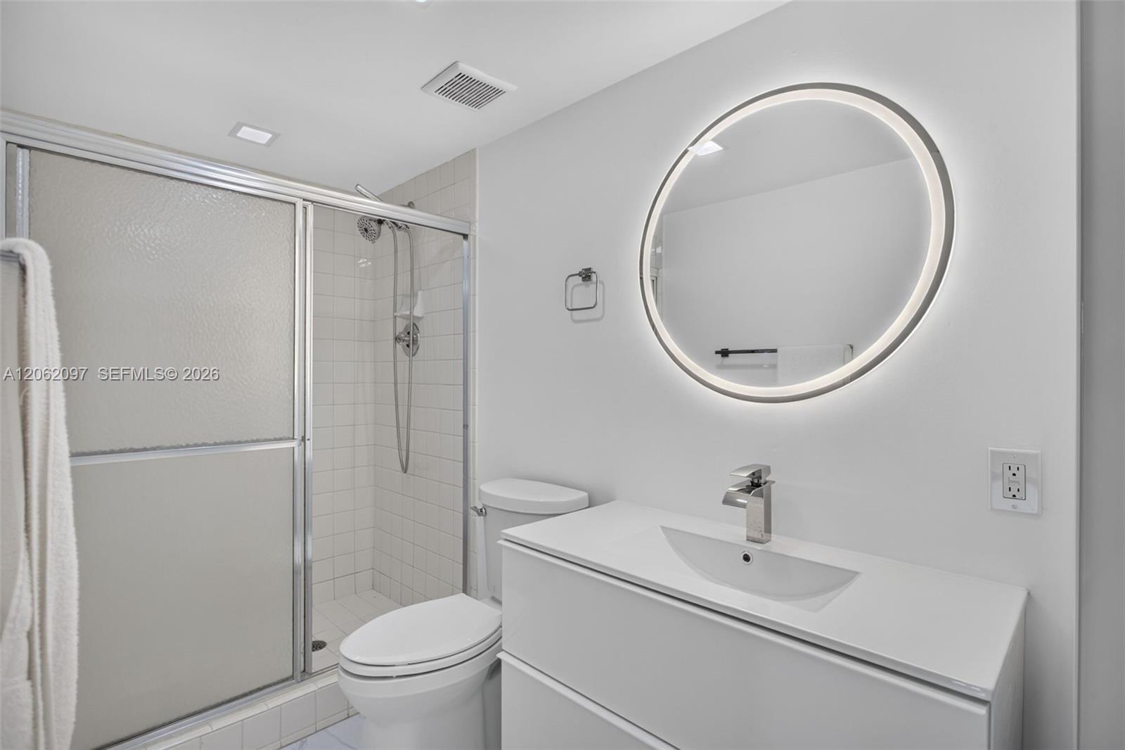 1903 Bermuda Circle D2 Property Photo 7