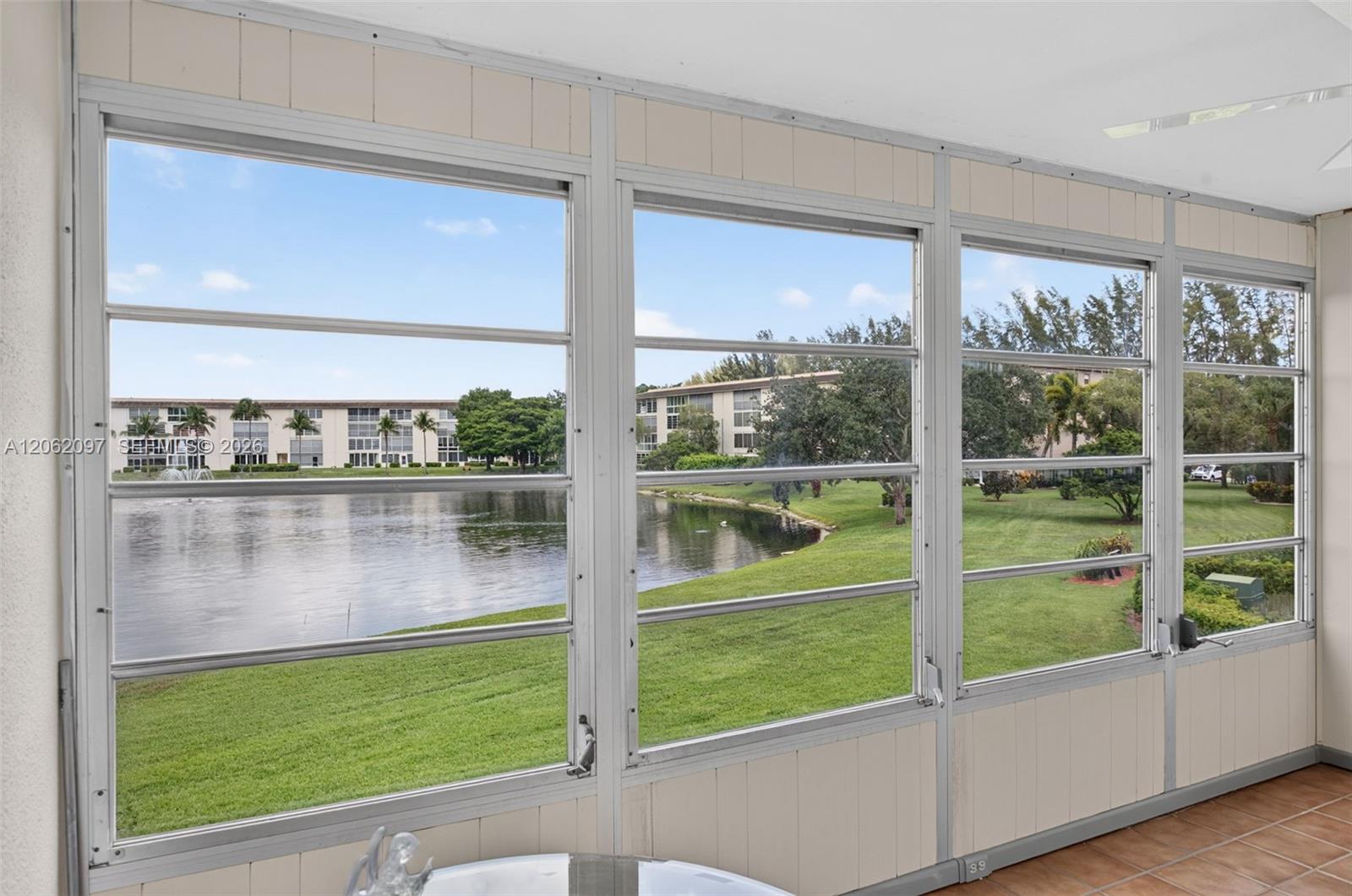 1903 Bermuda Circle D2 Property Photo 11