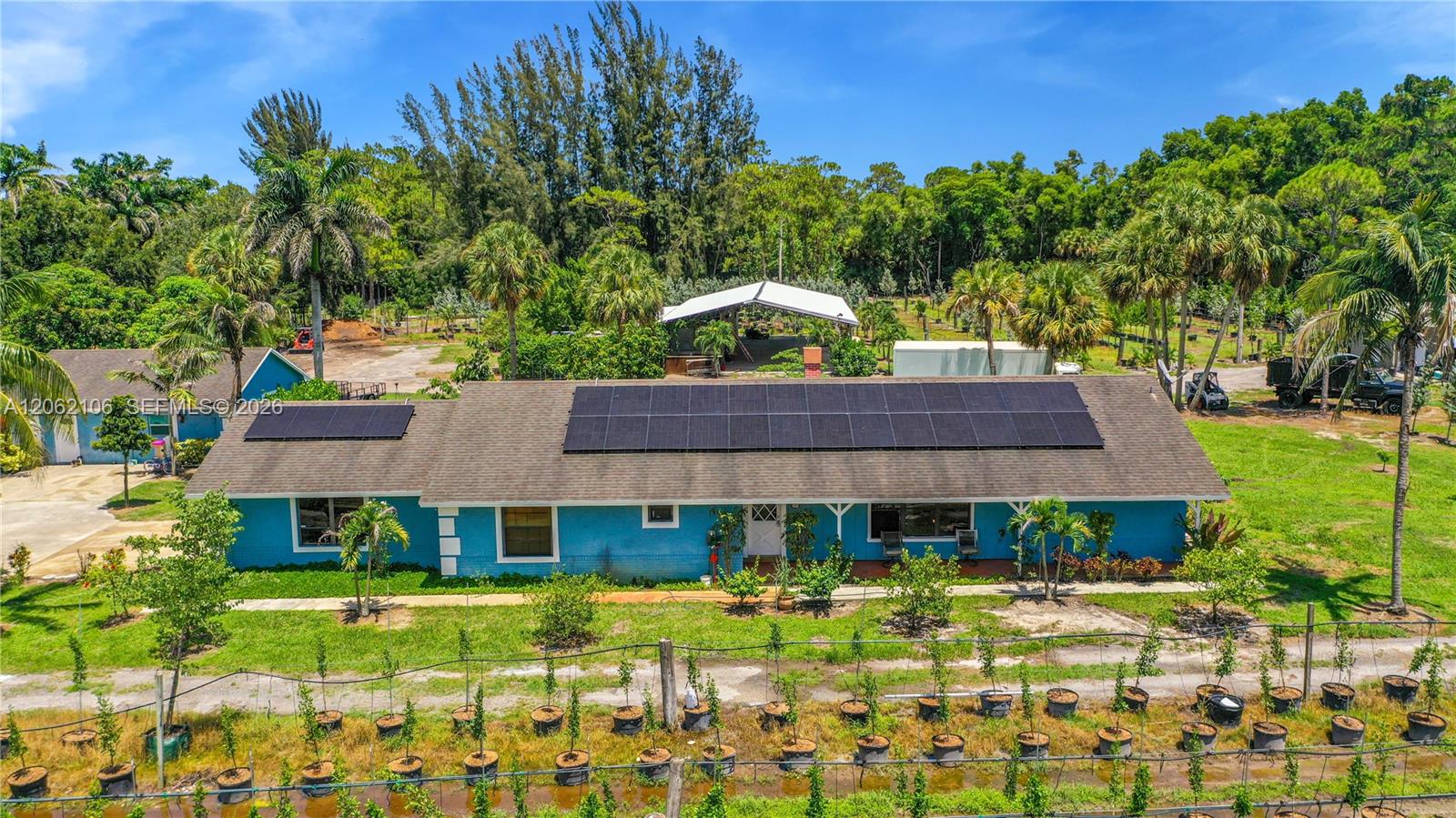 2587 E Road Property Photo 3