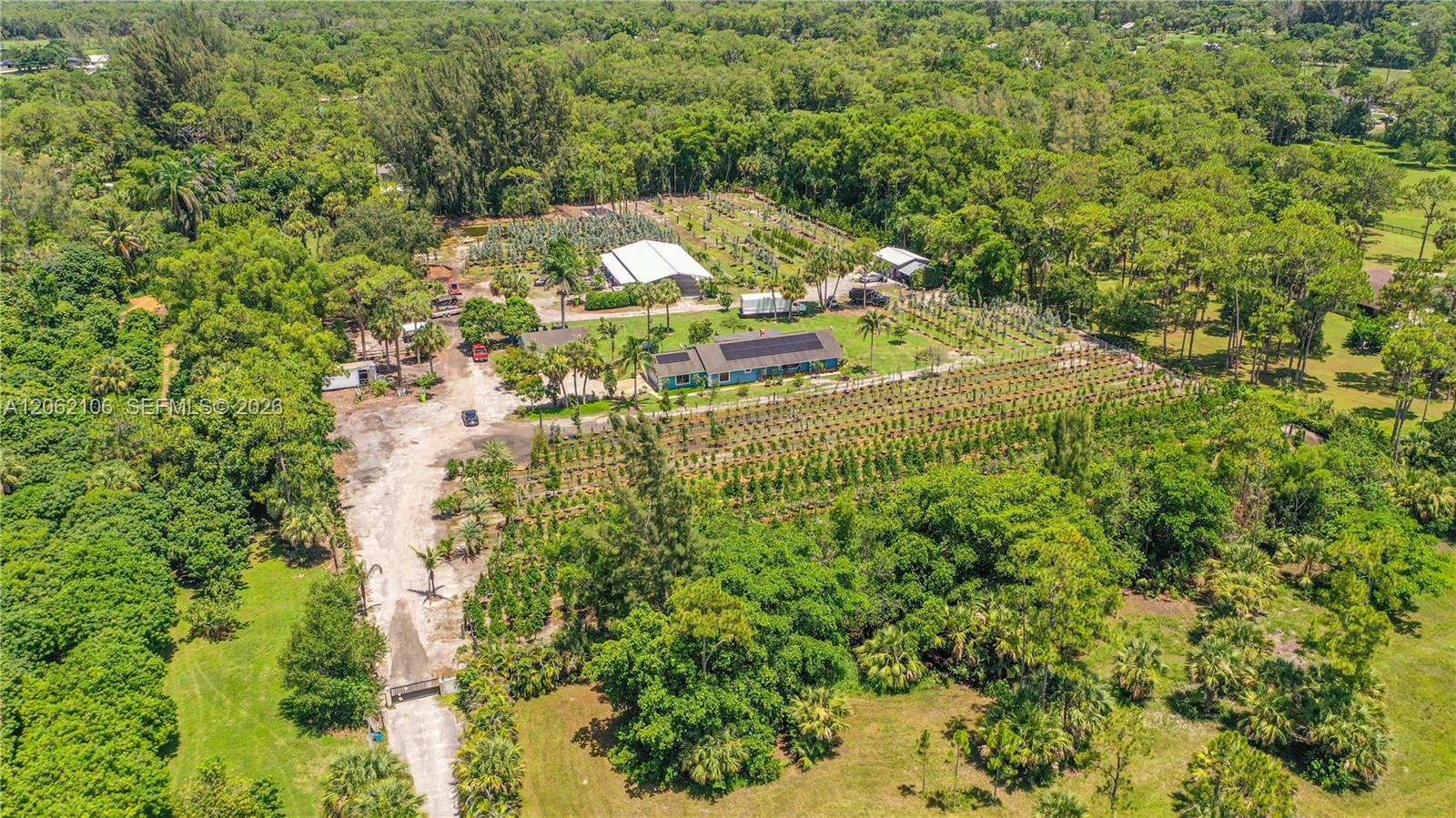 2587 E Road Property Photo 8