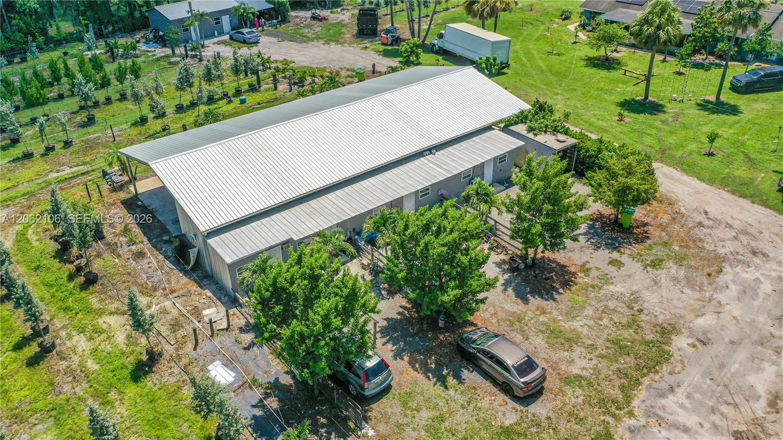 2587 E Road Property Photo 9