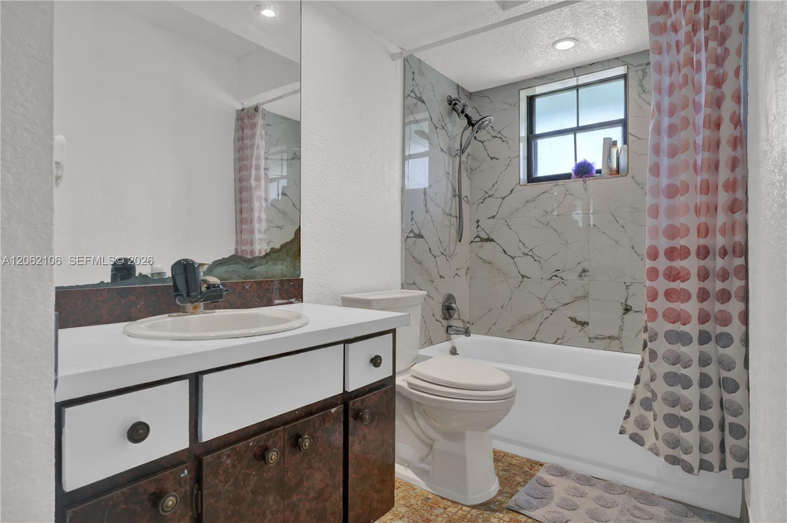 2587 E Road Property Photo 18