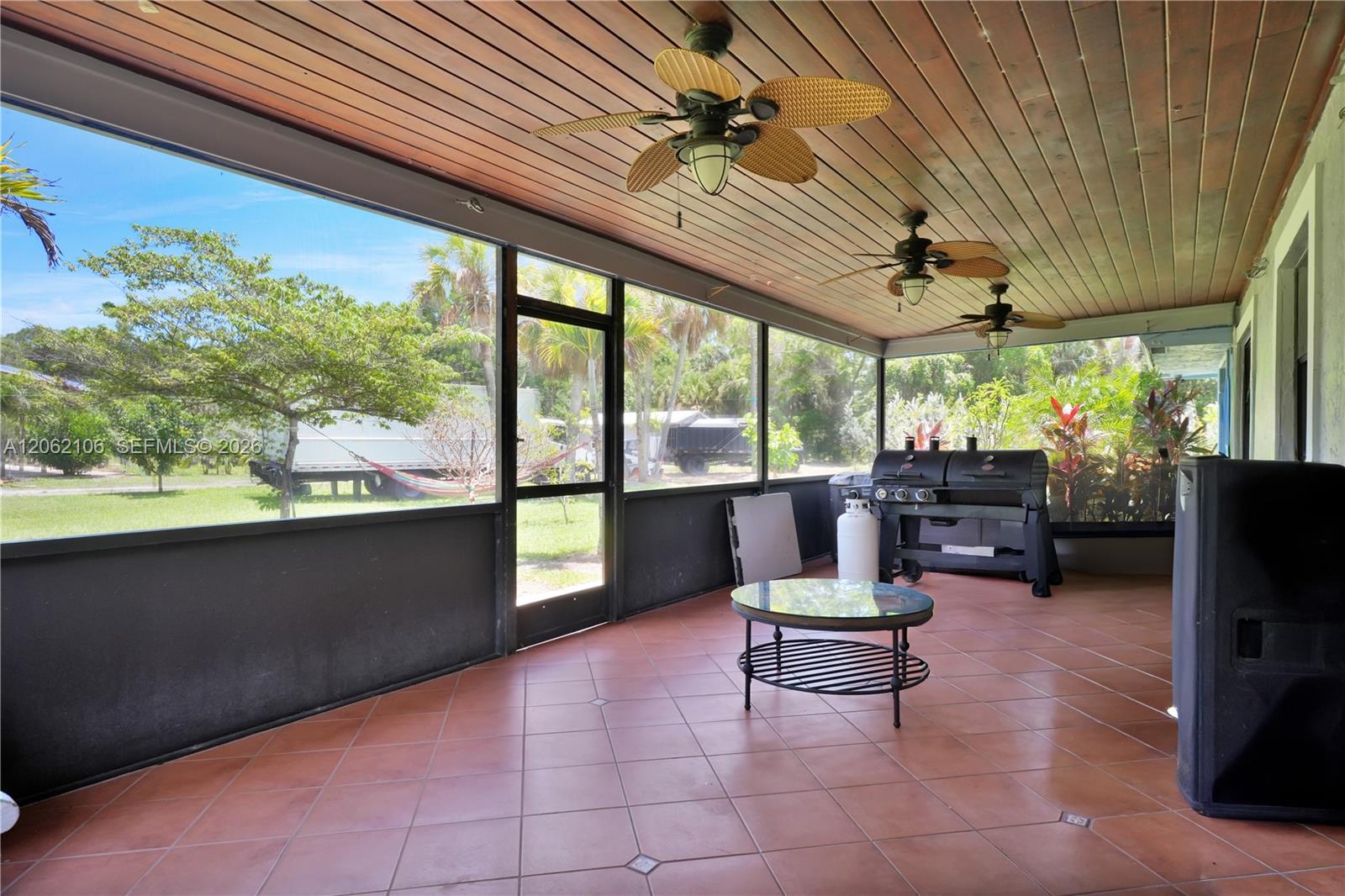 2587 E Road Property Photo 28