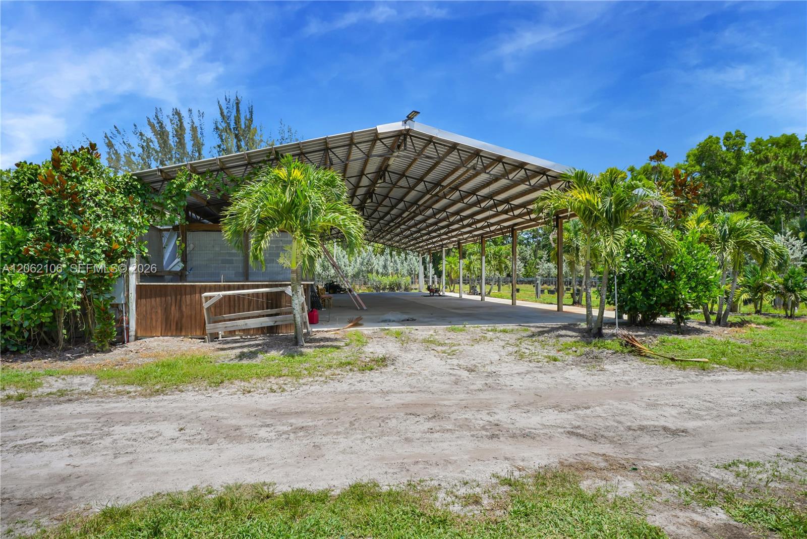 2587 E Road Property Photo 35