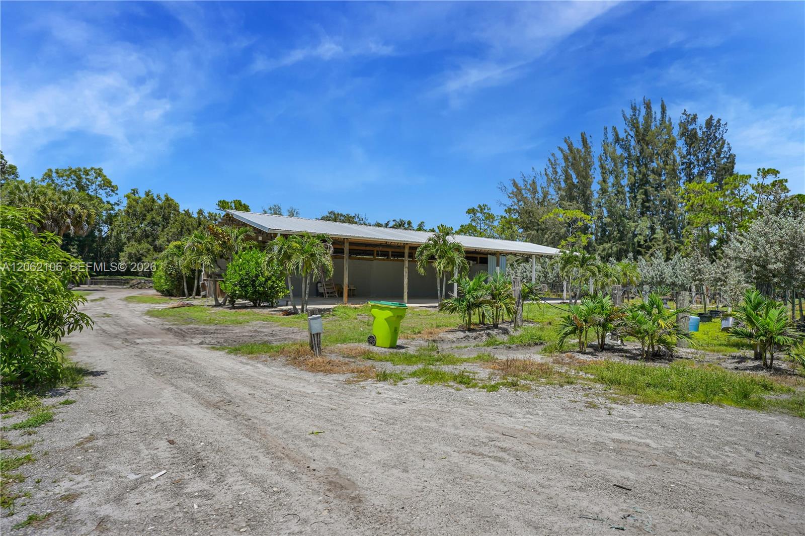2587 E Road Property Photo 38