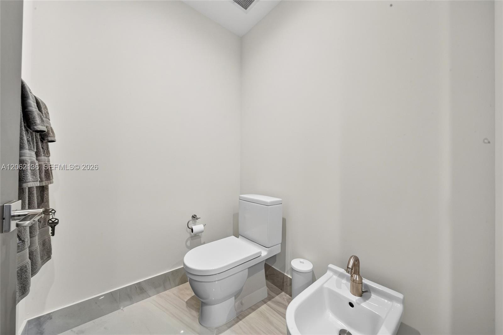 1100 Biscayne Boulevard 5502 Property Photo 37