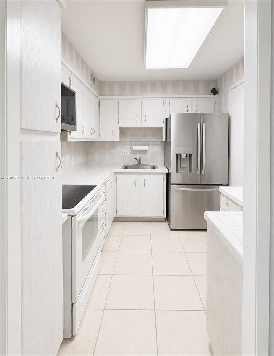 2841 Ne 163rd Street 606 Property Photo 1