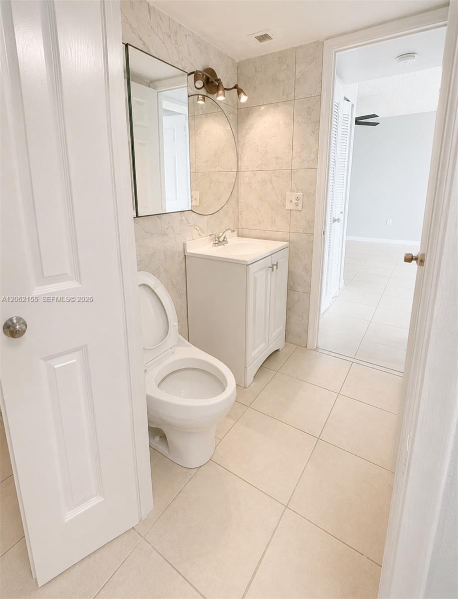 2841 Ne 163rd Street 606 Property Photo 5