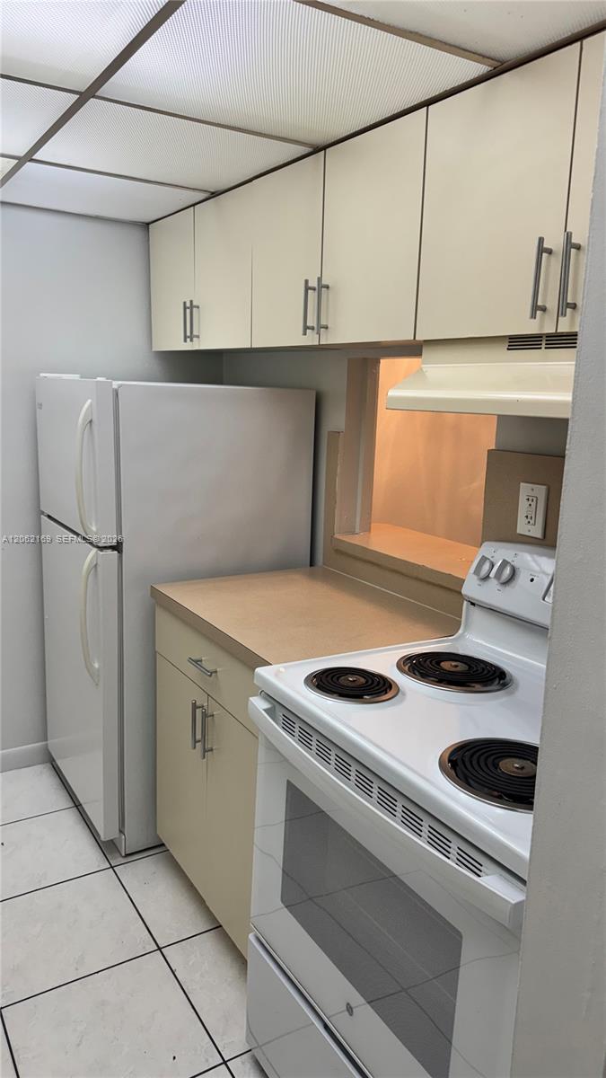 A12062169 Property Photo 3
