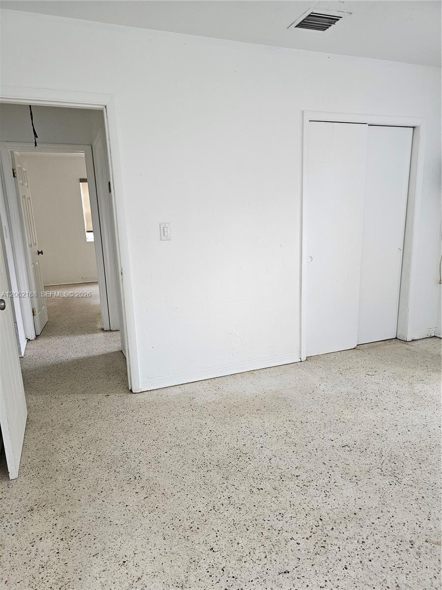648 E 28th Street Property Photo 10