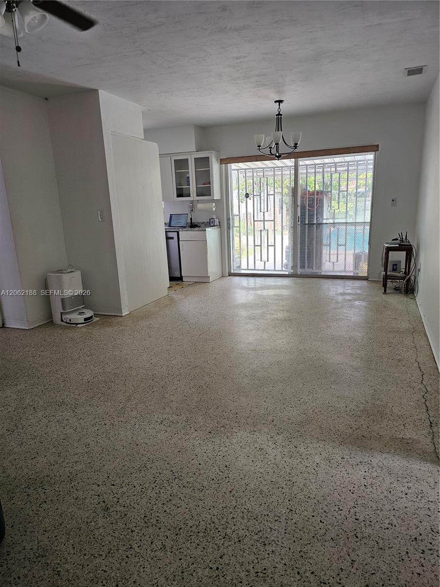648 E 28th Street Property Photo 13