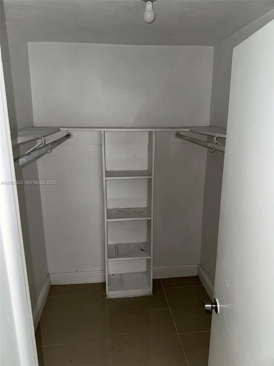 14052 Ne 2nd Court 221 Property Photo 2