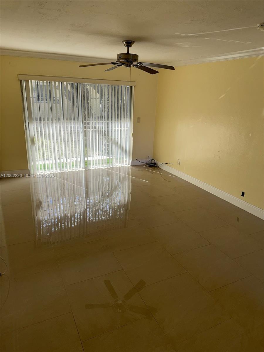 14052 Ne 2nd Court 221 Property Photo 5