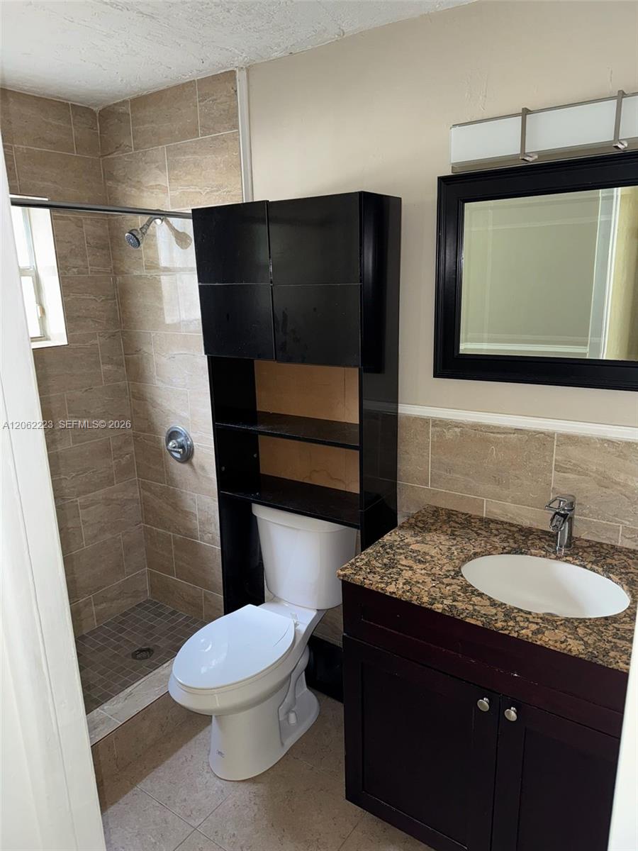 14052 Ne 2nd Court 221 Property Photo 6