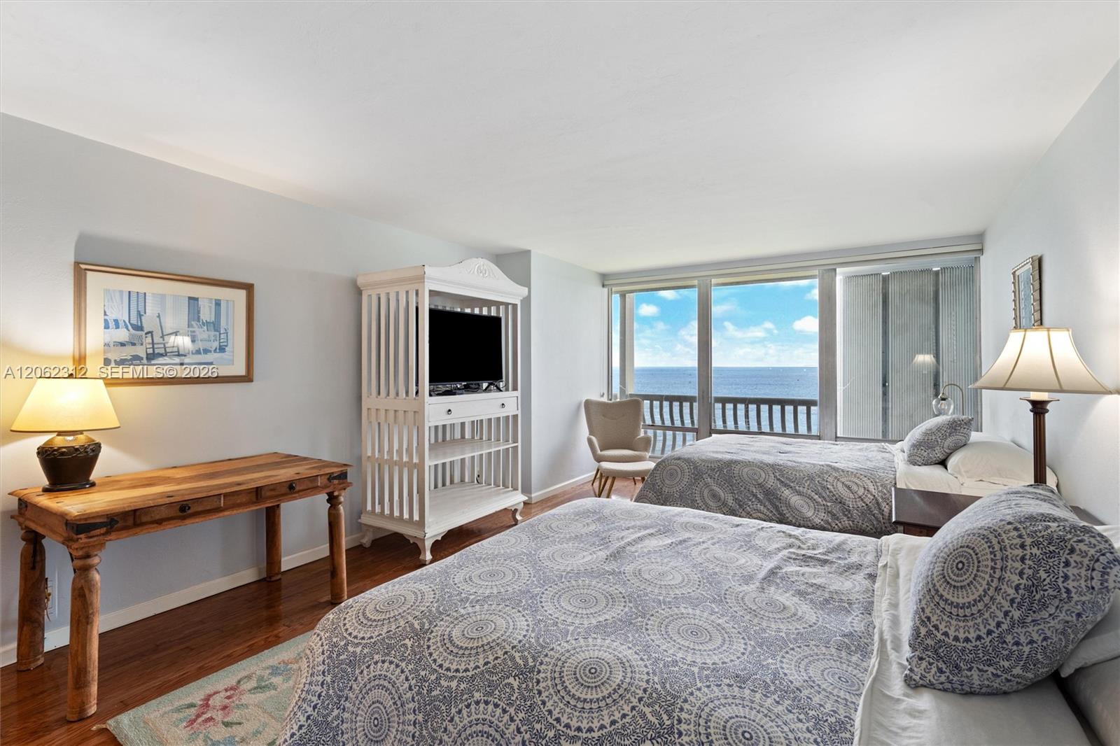 2200 S Ocean Lane 708 Property Photo 21