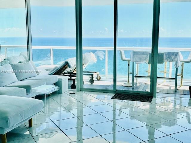 6301 Collins Avenue 2802 Property Photo 2