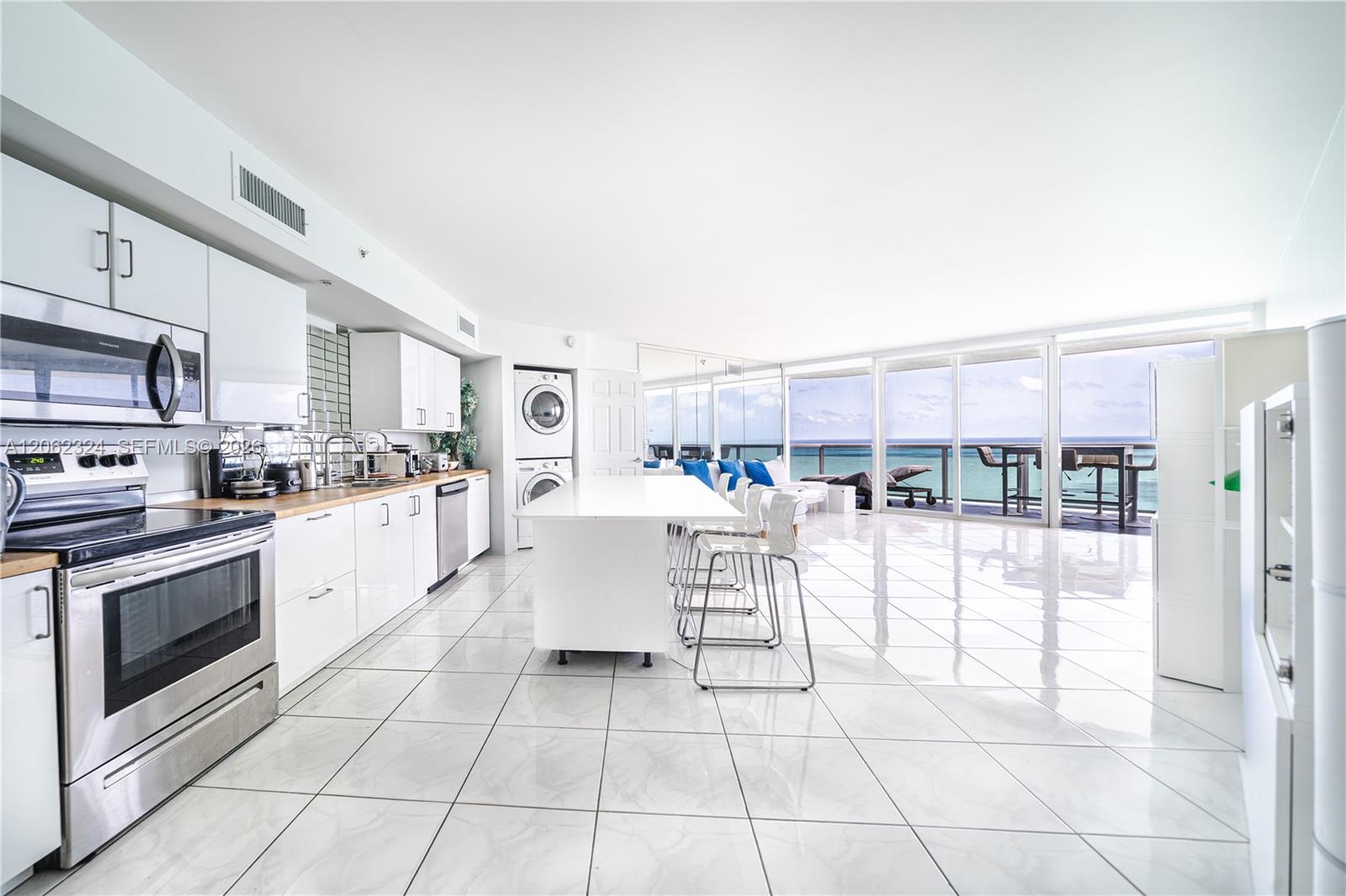 6301 Collins Avenue 2802 Property Photo 6