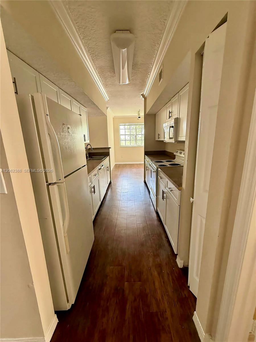 11600 Sw 2nd Street 18208 Property Photo 14