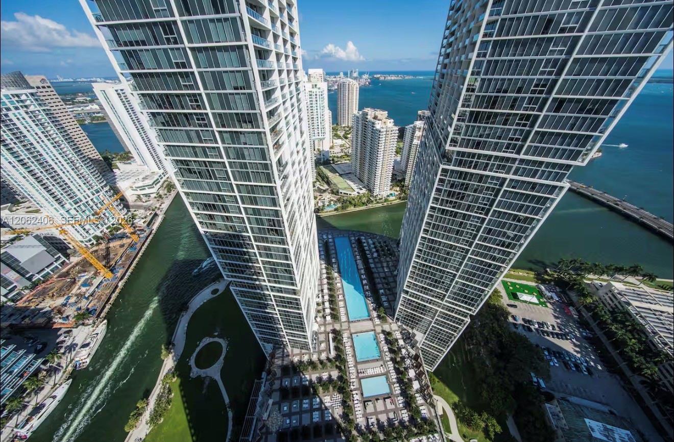 485 Brickell Avenue 4711 Property Photo 2