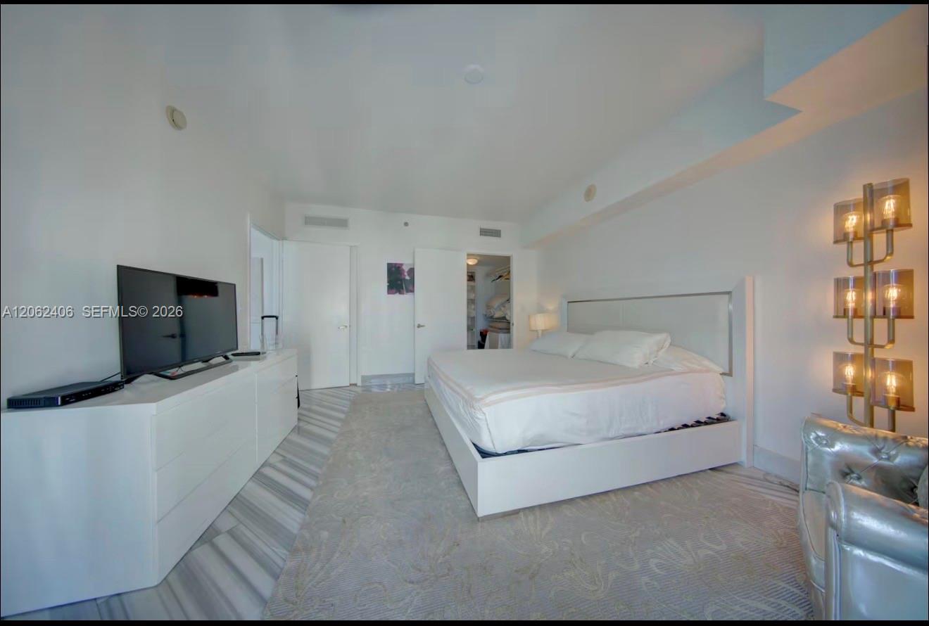 485 Brickell Avenue 4711 Property Photo 10