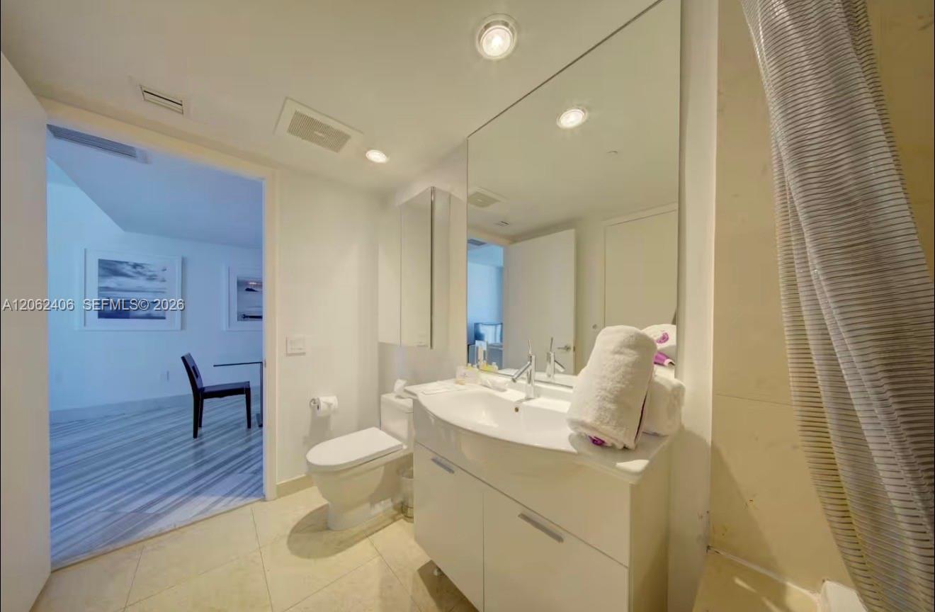 485 Brickell Avenue 4711 Property Photo 13