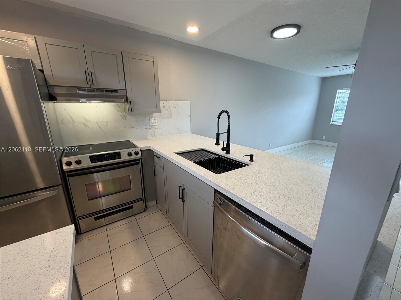 5071 W Oakland Park Boulevard 205 Property Photo 11