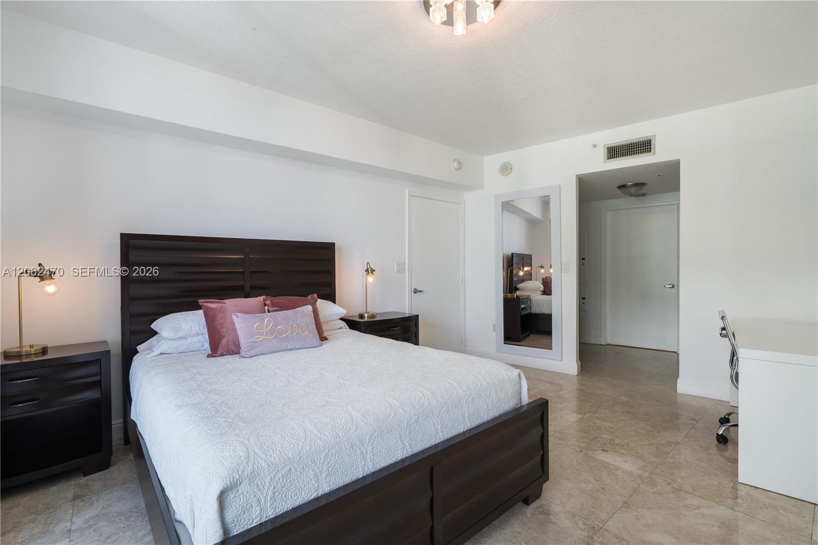 1750 N Bayshore Drive 3409 Property Photo 12