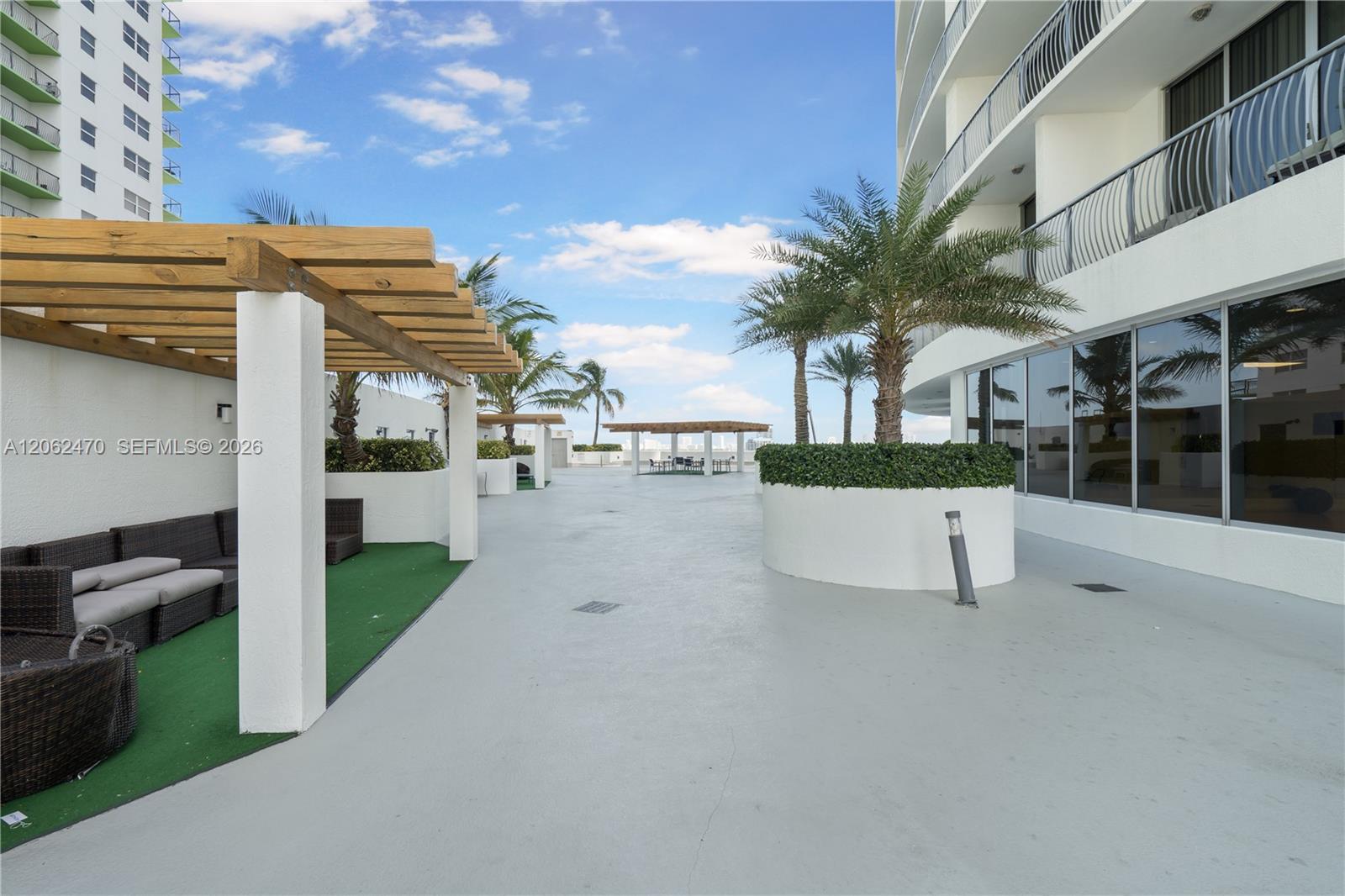 1750 N Bayshore Drive 3409 Property Photo 24