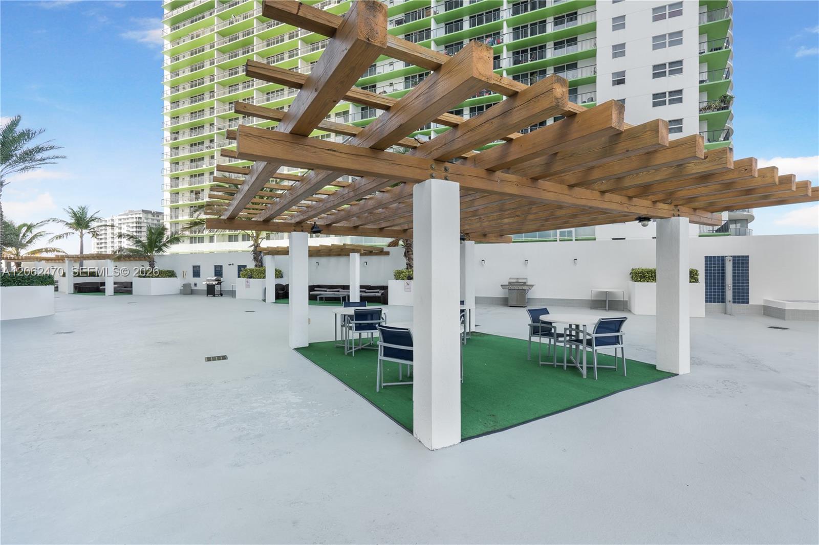 1750 N Bayshore Drive 3409 Property Photo 25