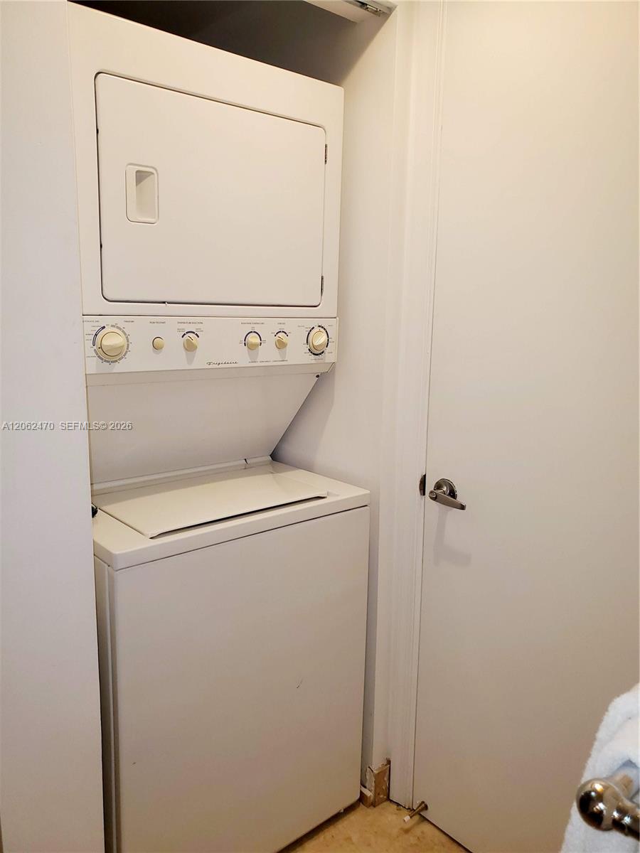1750 N Bayshore Drive 3409 Property Photo 41