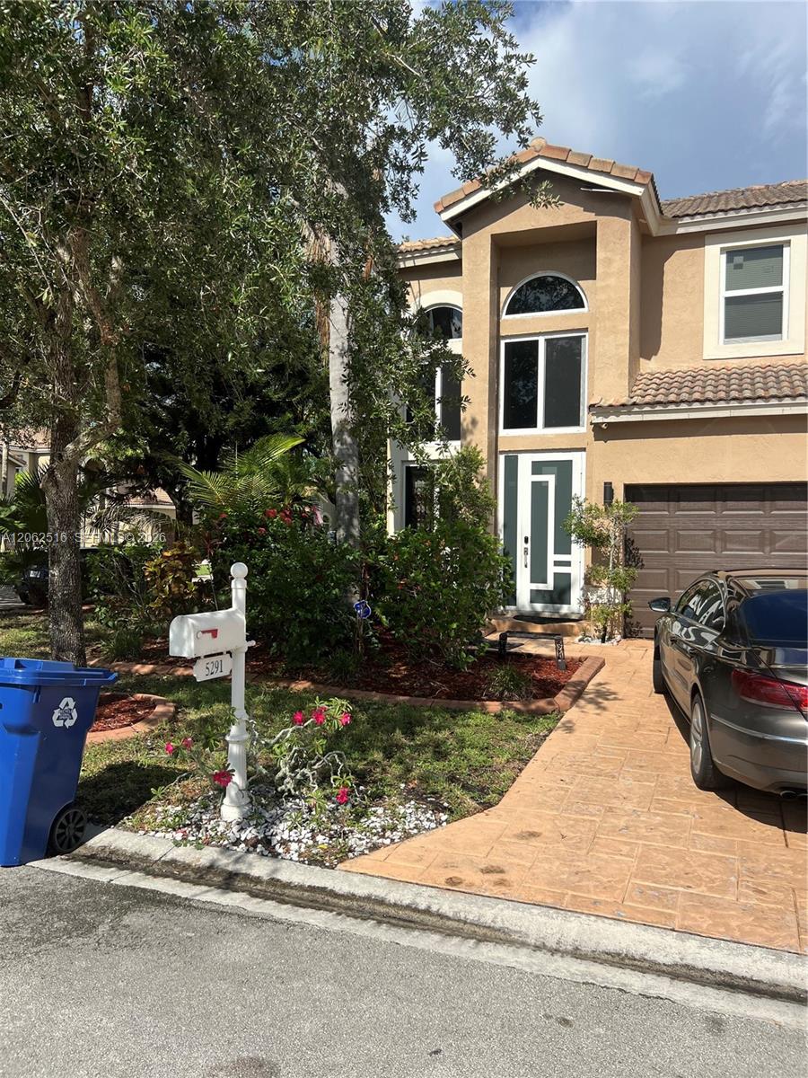 5291 Nw 113th Avenue Property Photo 1