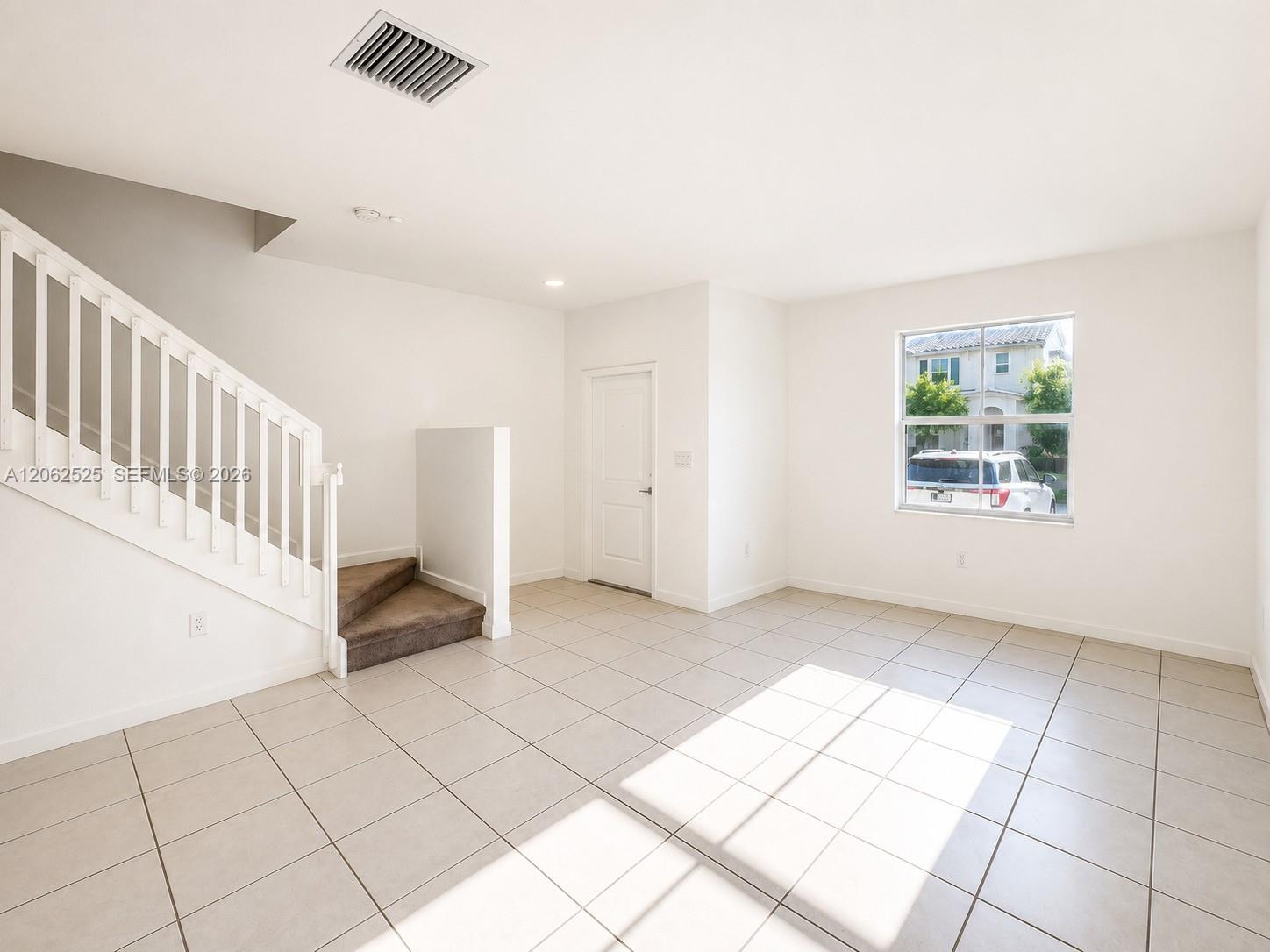 A12062525 Property Photo 3