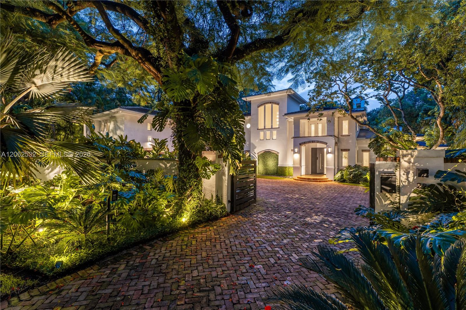2820 Brickell Avenue Property Photo 1