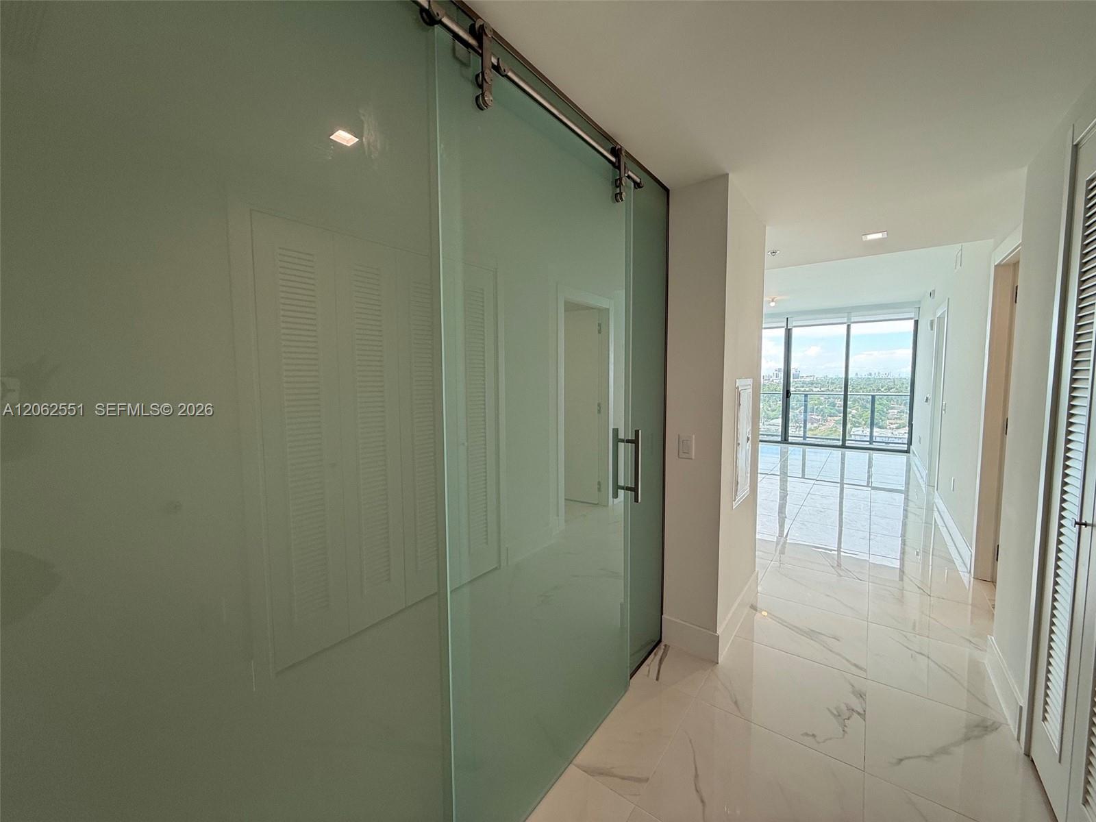 1170 E Hallandale 1106 Property Photo 12