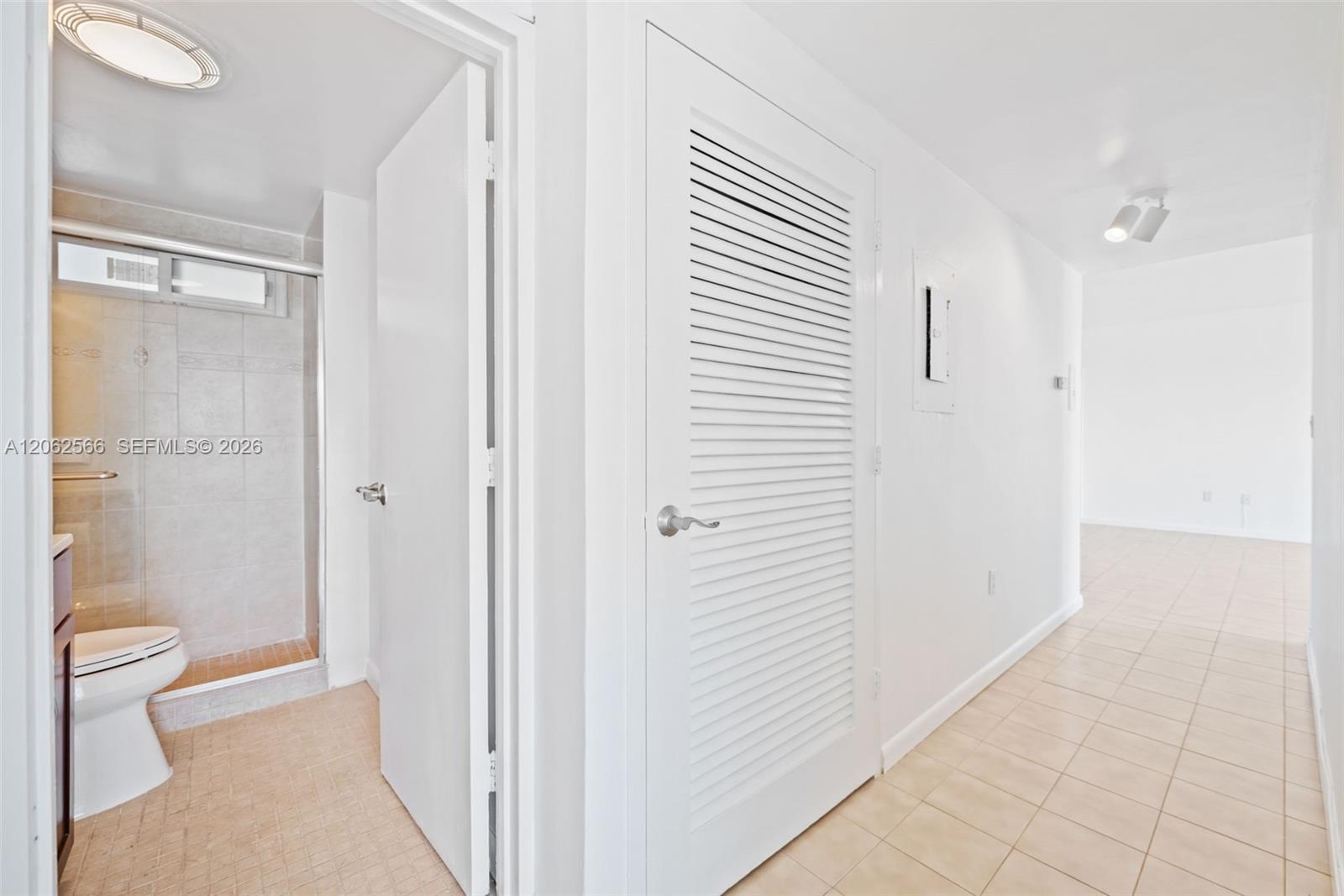 9101 E Bay Harbor Drive 204 Property Photo 22